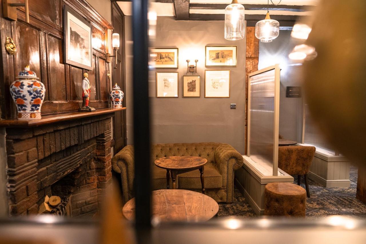 The Feathers Hotel 4*