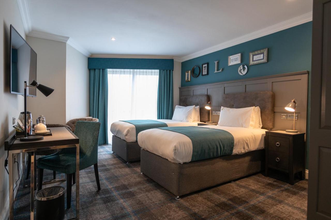 The Feathers Hotel 4*
