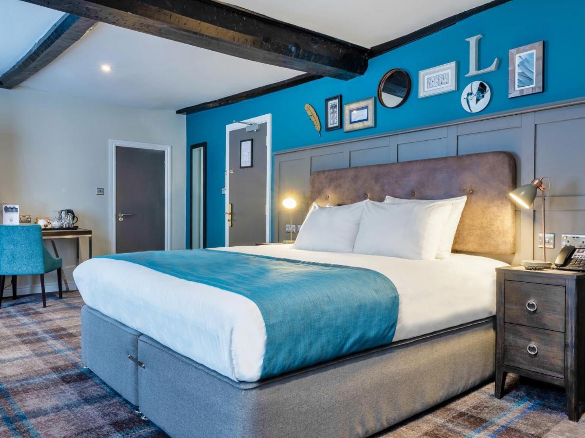 Hotel The Feathers