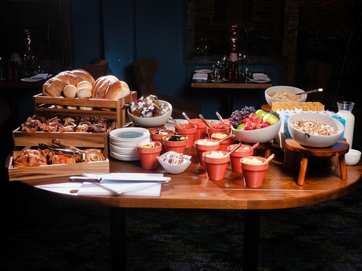 The Feathers Hotel 4*